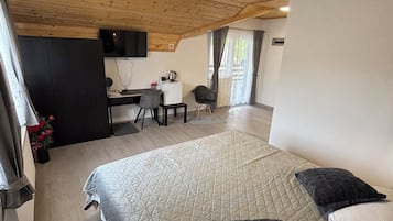 In-room safe, blackout curtains, soundproofing, free WiFi