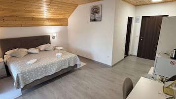 In-room safe, blackout curtains, soundproofing, free WiFi
