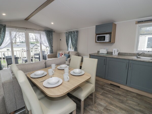 Interior - Woodlands Platinum (Ruthin)