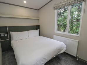 3 quartos, individualmente decorados, individualmente mobiliados