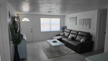 Smart TV, books, stereo