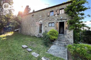 Exterior - Residential church in a villa with pool and panoramic views in Tuscany (Toscana)