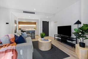 تلفزيون ذكي، كُتُب، مكتب