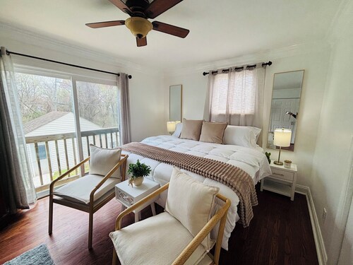 Posh 2 levels house 5 bedrooms, 2 bathrooms, near by BWI airport and Annapolis.