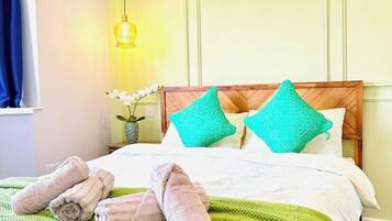 Iron/ironing board, free WiFi, bed sheets