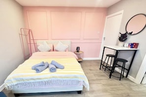 1 bedroom, iron/ironing board, bed sheets - Free parking By Bexleyheath Stn | 30Mins to center (Bexleyheath)