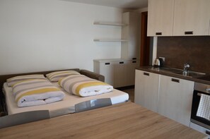 1 bedroom, WiFi, bed sheets