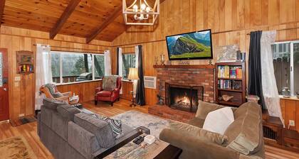 The Lazy Bear Cabin - For 6!