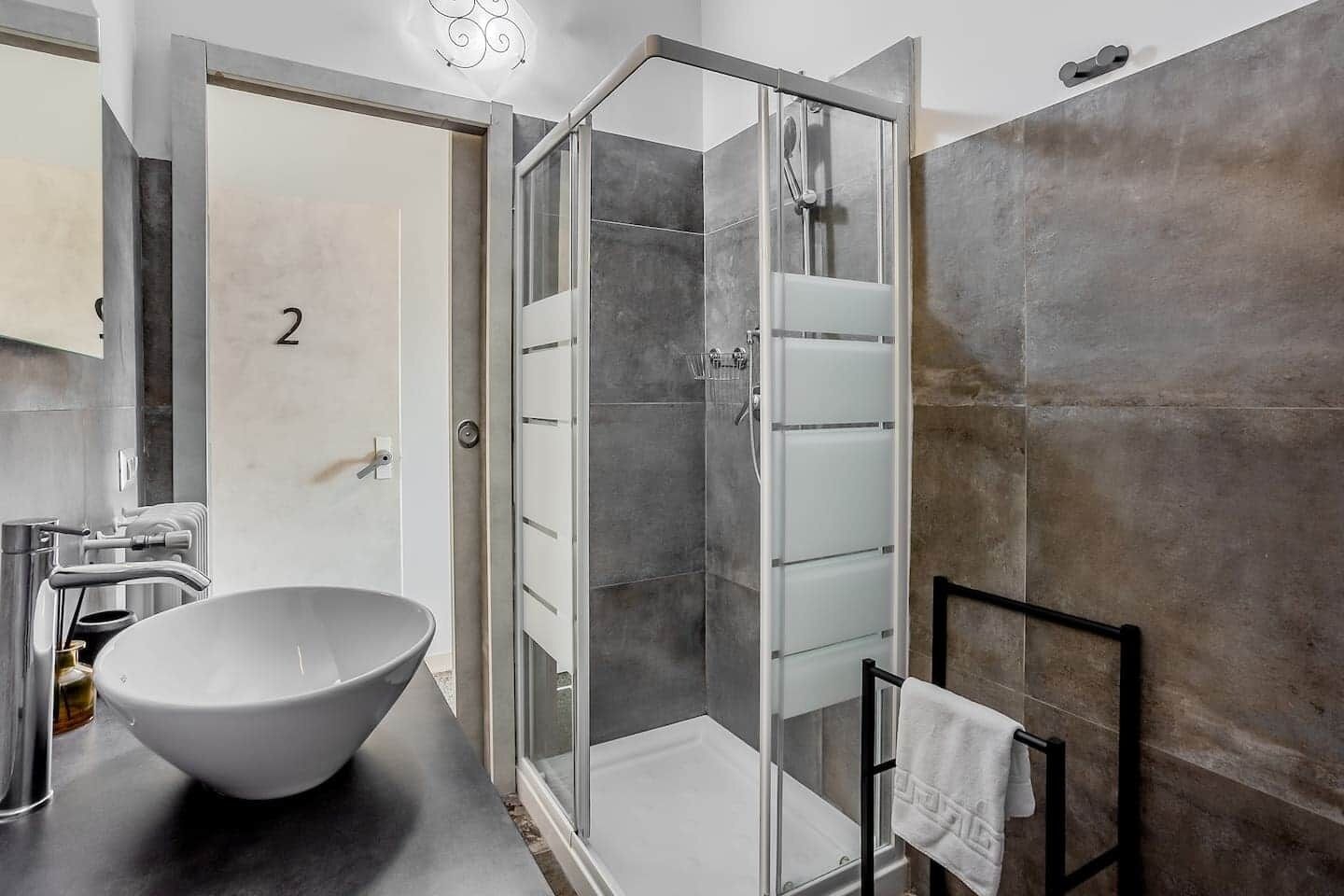 Dusche, Haartrockner, Bidet