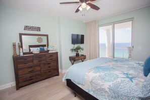 4 bedrooms, free WiFi, bed sheets