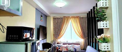 Condo, 1 Bedroom, Accessible | Living room