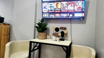 Condo, 1 Bedroom, Accessible, Smoking | Interior