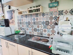 Condo, 1 Bedroom, Accessible, Mountain View | Private kitchen - Pineview Haven in Baguio (Baguio)