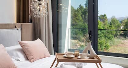 New! Luxury Villa Cvita-design award winner 2025 Heated Saltwater Pool, BBQ, Perfect for Families & Pets