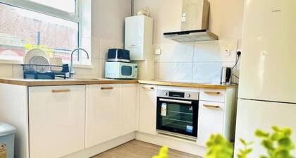 Free parking By Bexleyheath Stn | 30Mins to center