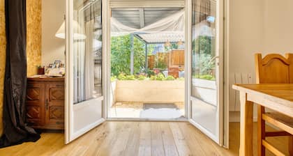 Apartment "Olympe" – Terrace and Garden, Ideal for Couples or Small Families