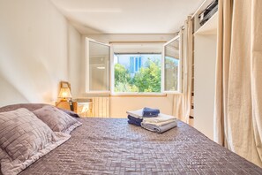 1 habitación, tabla de planchar con plancha, wifi y ropa de cama 