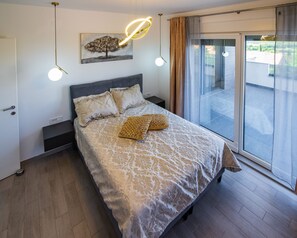 4 chambres, fer et planche à repasser, Wi-Fi gratuit, draps fournis