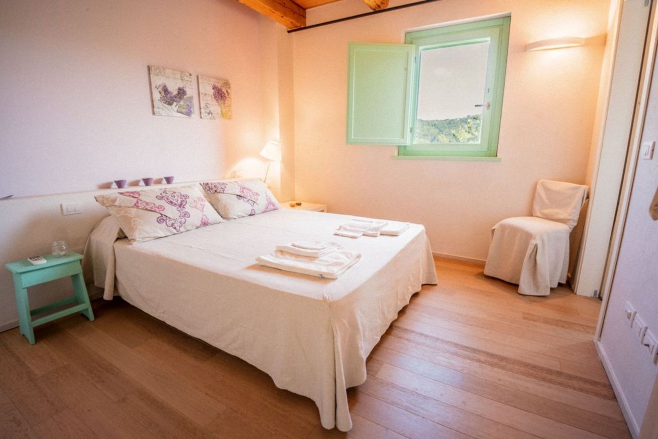 6 habitaciones y tabla de planchar con plancha 
