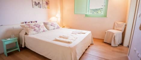 6 bedrooms, iron/ironing board