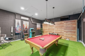 Games room - 451 Davenport 5BR House with Heated Pool and Grill (Davenport)