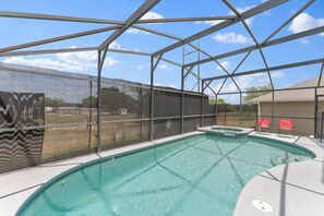 Beheizter Pool