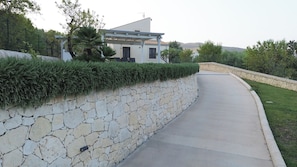 Property grounds - Country house with panoramic views of the east coast of Sicily. (Sicilia)
