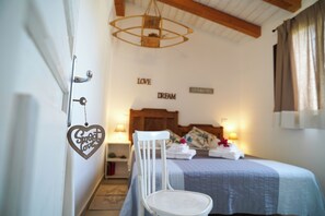 3 bedrooms, iron/ironing board, free WiFi, bed sheets - Country house with panoramic views of the east coast of Sicily. (Sicilia)
