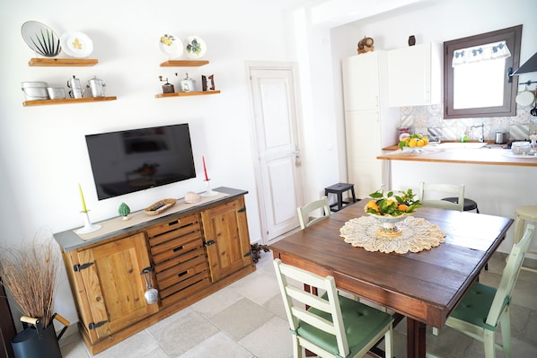 Dining - Country house with panoramic views of the east coast of Sicily. (Sicilia)
