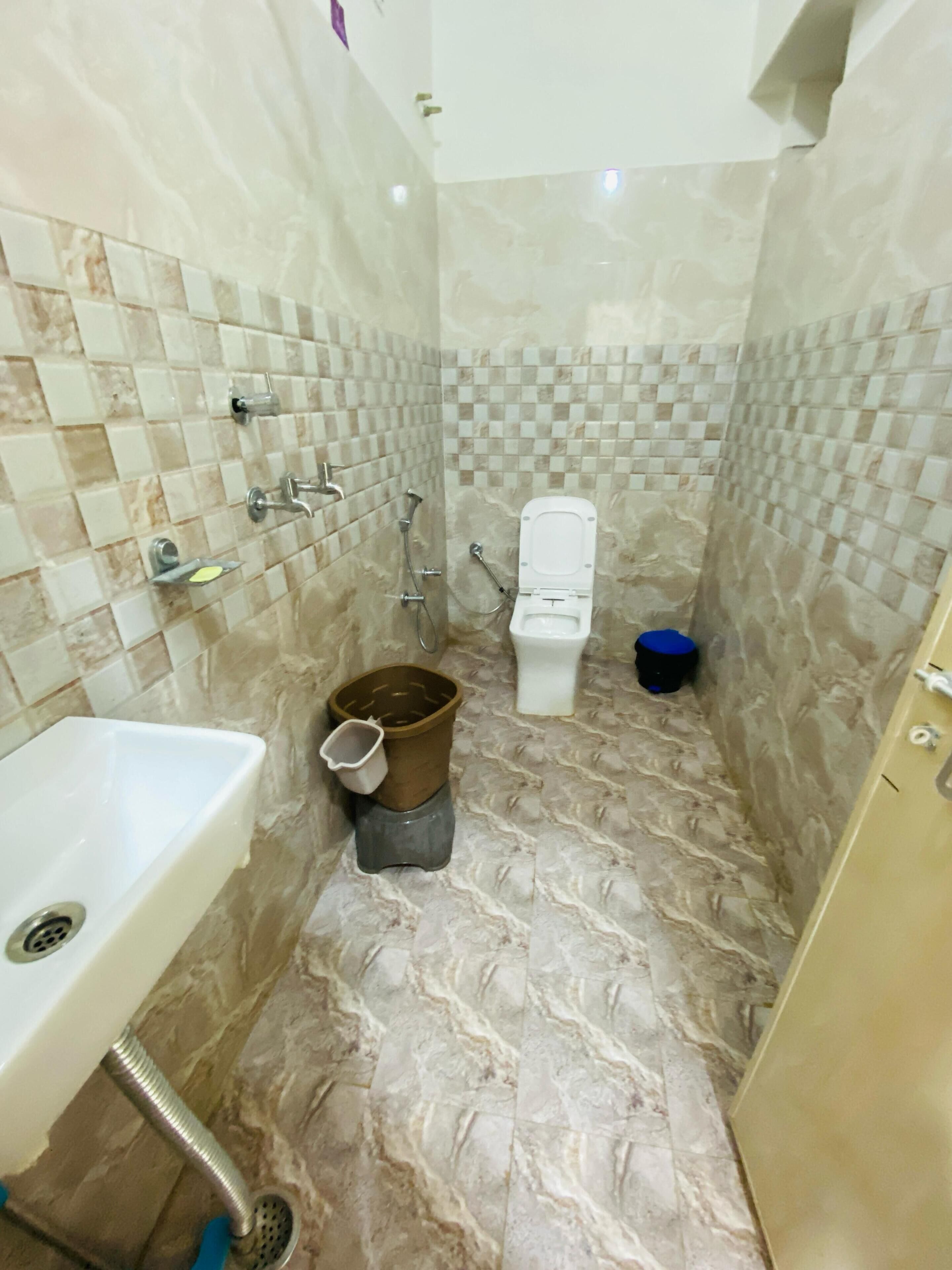 Deluxe Triple Room, Air conditioning | Bathroom