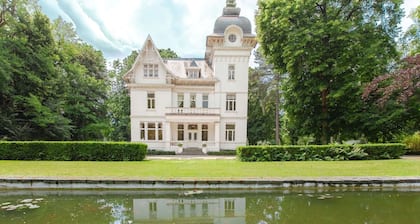 12P 6B Renovated villa with jacuzzi at Genk