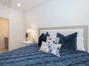 3 Schlafzimmer, Schreibtisch, Bügeleisen/Bügelbrett, WLAN