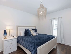 3 Schlafzimmer, Schreibtisch, Bügeleisen/Bügelbrett, WLAN