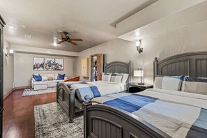 5 間睡房、書桌、熨斗/熨衫板、可攜式嬰兒床