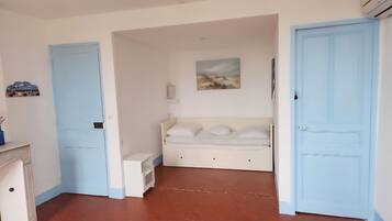 5 slaapkamers, een strijkplank/strijkijzer, wifi