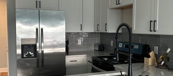 Brand new condo in North Wildwood-close to restaurants/bars!