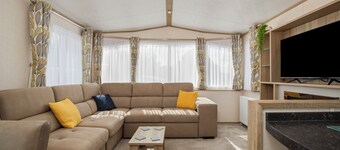 Maple - Near Folly Farm, Cosy Retreat