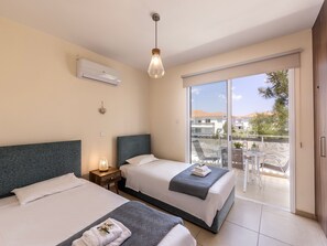 2 chambres, fer et planche à repasser, Wi-Fi, draps fournis