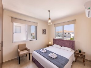 2 bedrooms, iron/ironing board, WiFi, bed sheets