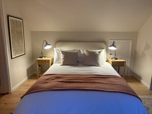 2 bedrooms, bed sheets