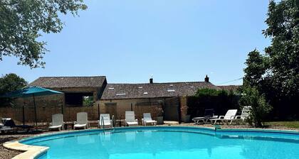 Beautiful converted farmhouse with private pool in hamlet near La Chapelle-Bâton