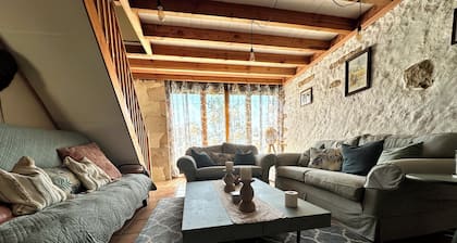 Beautiful converted farmhouse with private pool in hamlet near La Chapelle-BĂąton