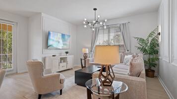 Smart TV, video games