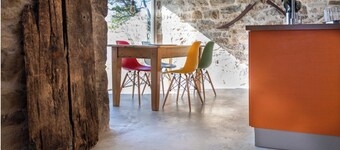 Stone Cottage Skye - Cosy Coastal Cottage. Unique blend of Traditional & Modern.