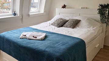 2 slaapkamers, een kluis op de kamer, een bureau