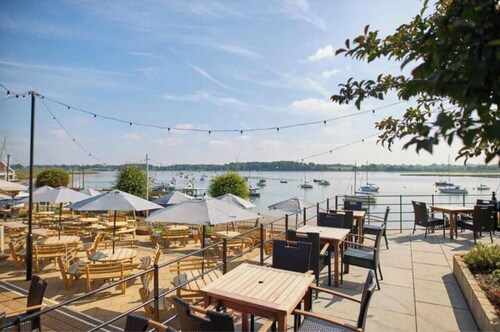 The lodge Sleeps 5  Away from it all self catering property in Newbourne,