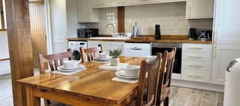 The lodge Sleeps 5 Away from it all self catering property in Newbourne,