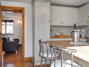 Private kitchen - 2 bedroom accommodation in Whitby (Whitby)