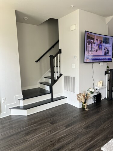 Welcoming townhome with WiFi in Hyattsville