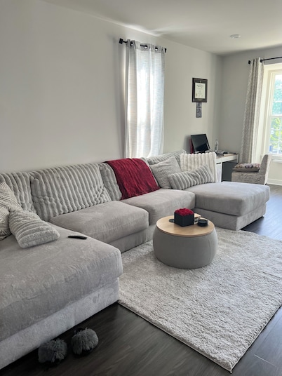 Welcoming townhome with WiFi in Hyattsville